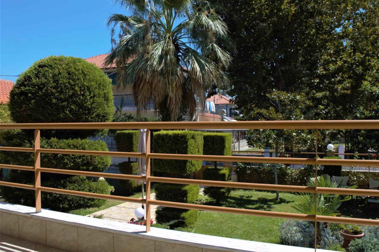 Family Resort In Vrasná Esterno foto